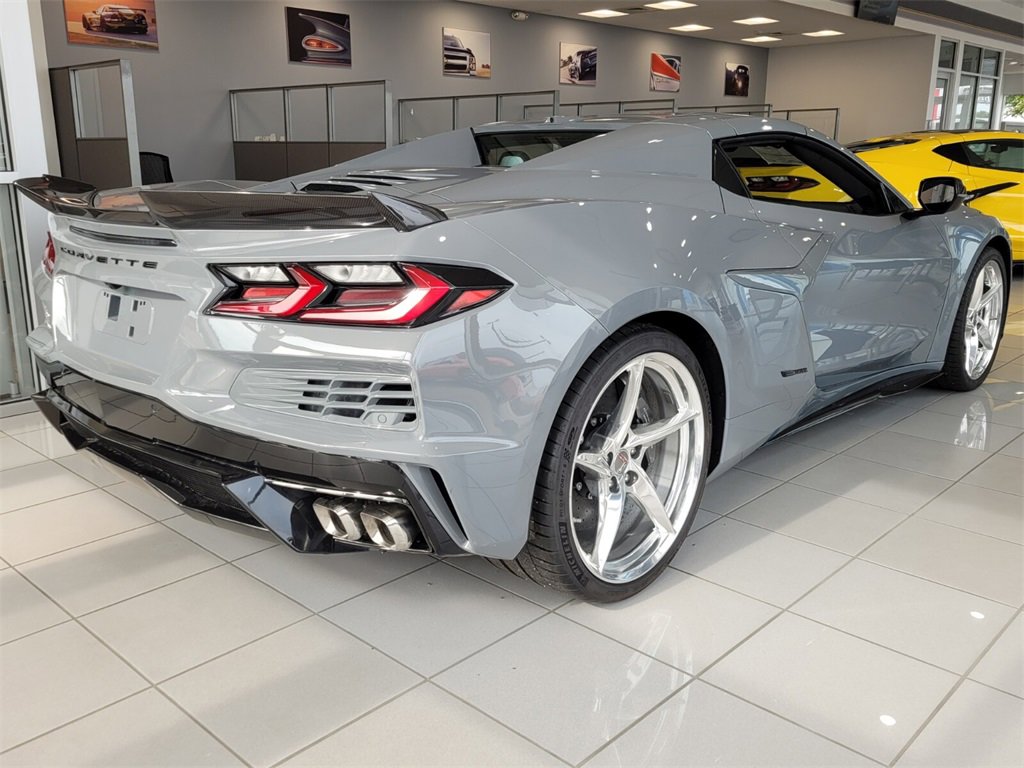 New 2025 Chevrolet Corvette E-Ray w/ ZER Performance Package image 7