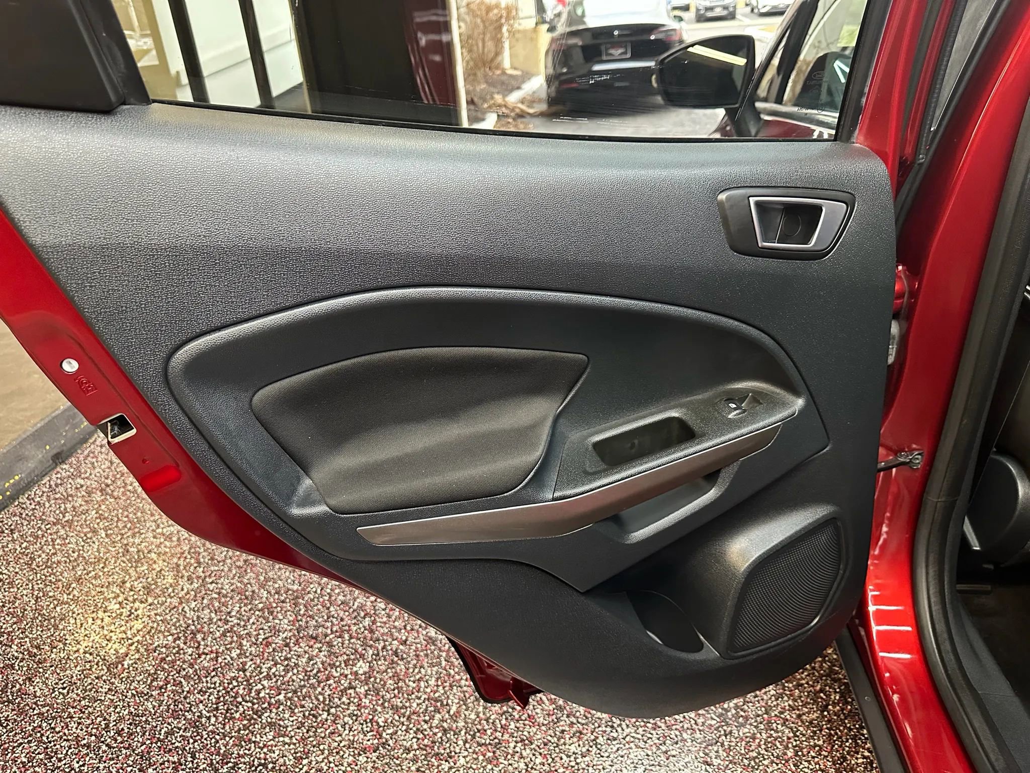 Used 2019 Ford EcoSport SE w/ SE Convenience Package image 19