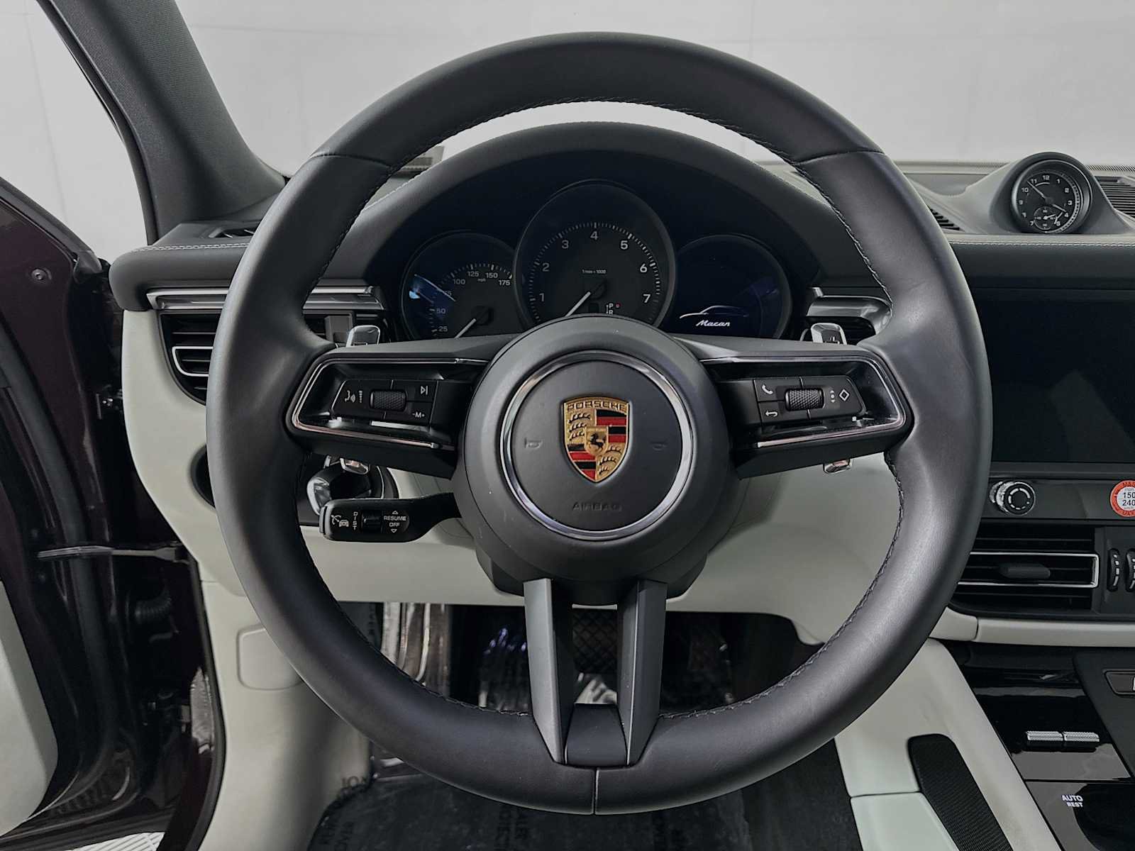 Certified 2026 Porsche Macan AWD/4WD image 14