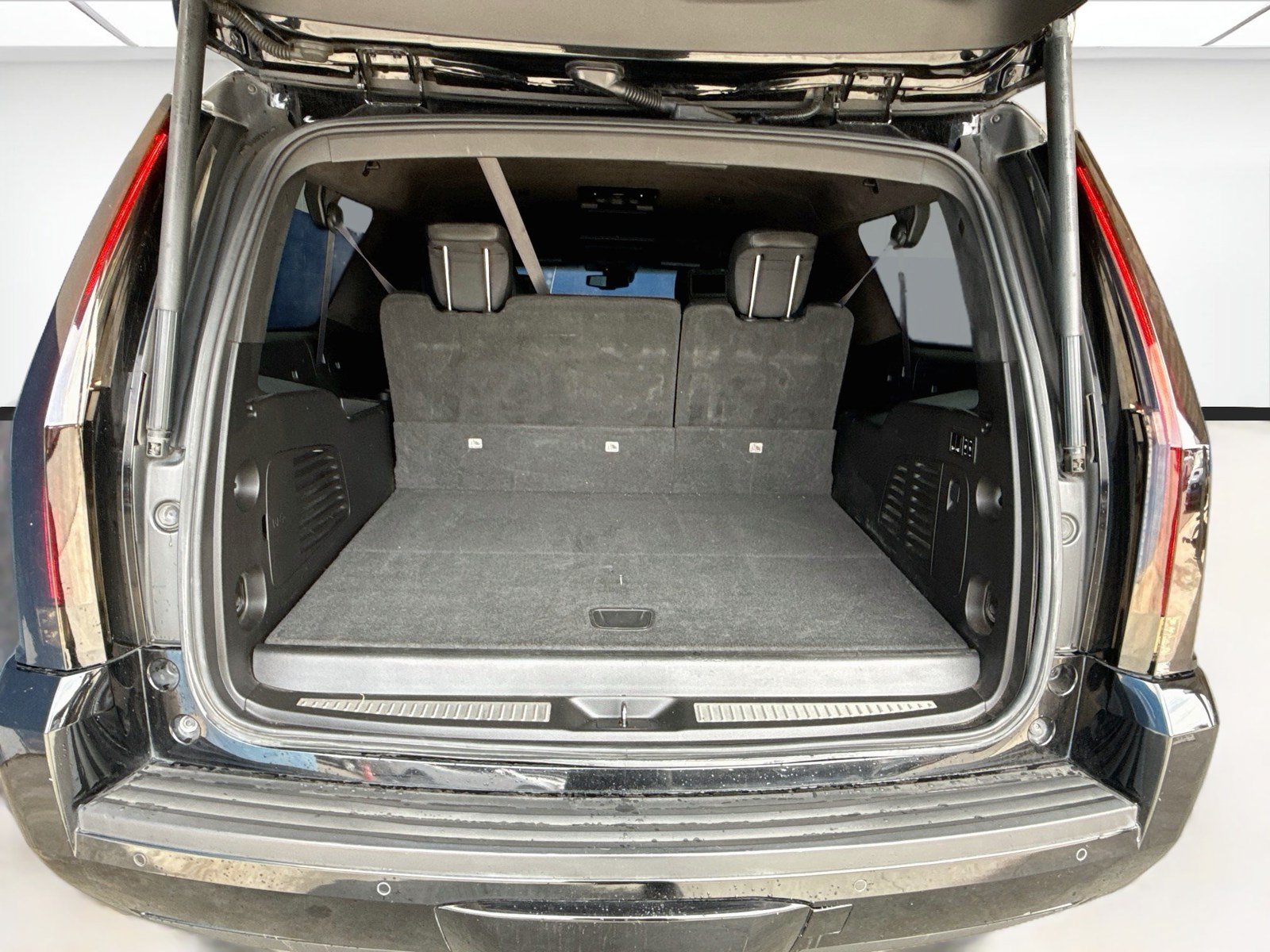 Used 2016 Cadillac Escalade ESV Platinum AWD/4WD image 14