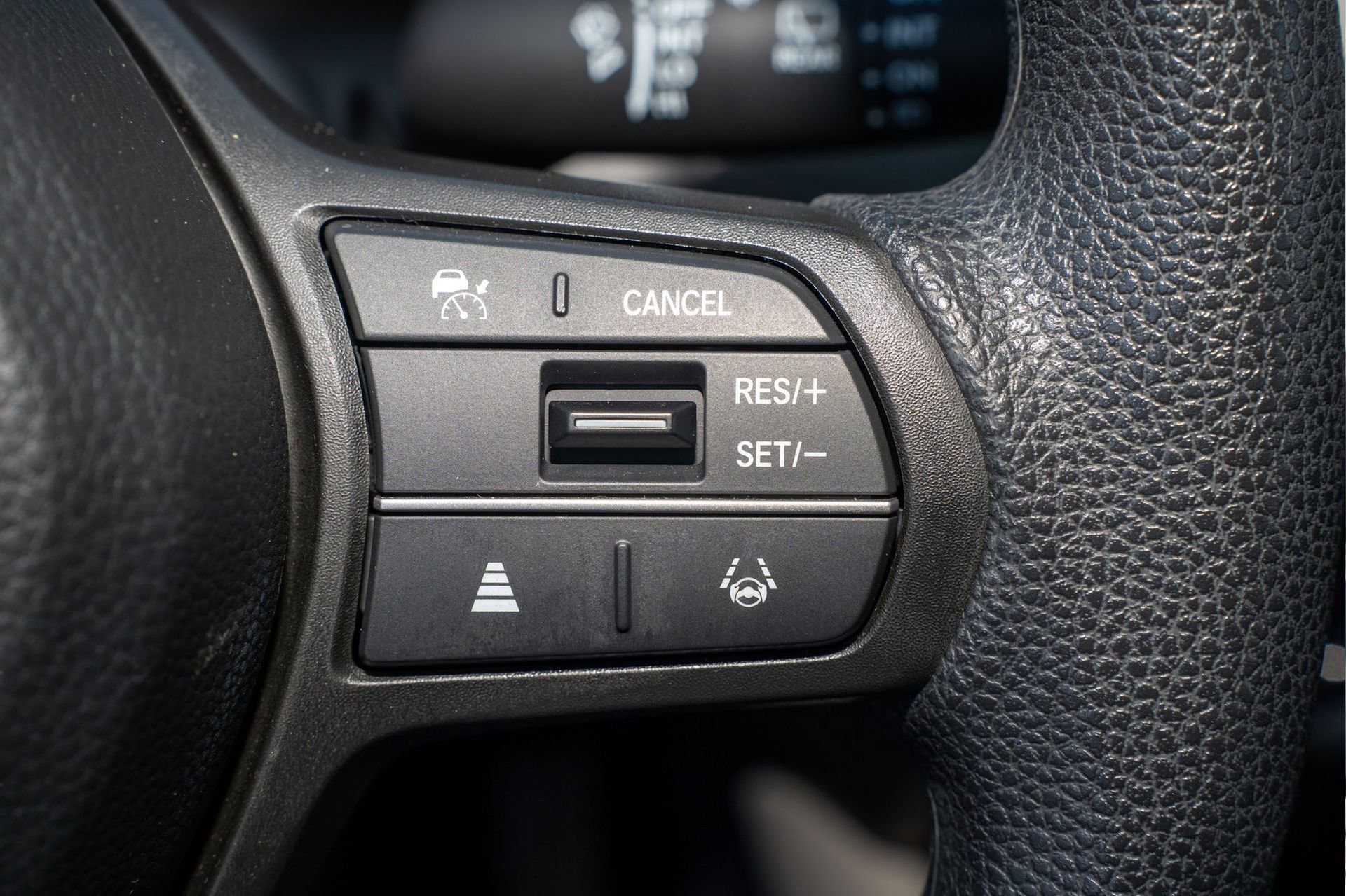 Certified 2023 Honda HR-V LX image 32