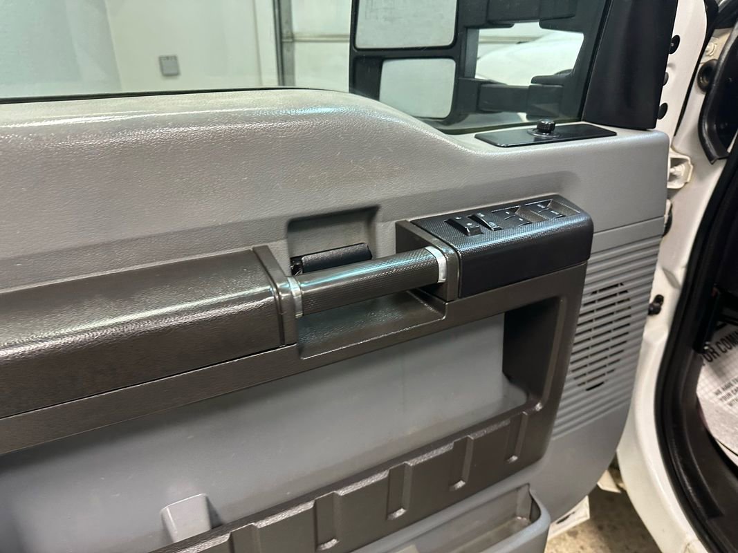 Used 2013 Ford F550 4x4 Crew Cab Super Duty w/ PWR Equipment Group image 11