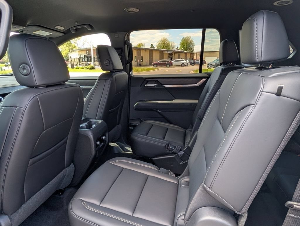 New 2026 GMC Acadia Elevation w/ Black Edition AWD/4WD image 32