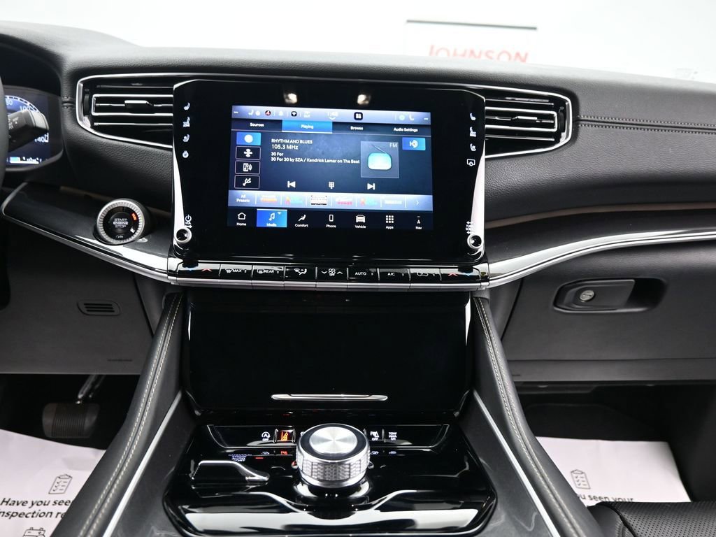 Used 2024 Jeep Wagoneer 4WD w/ Premium Group I image 15