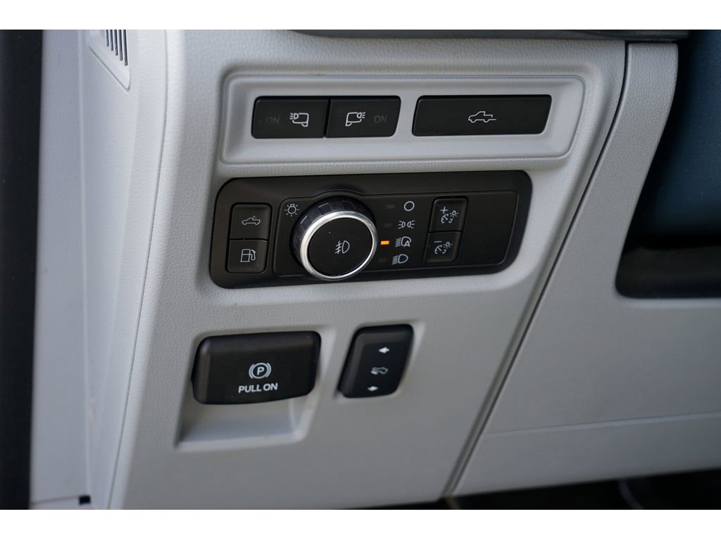 Used 2023 Ford F150 Limited image 16