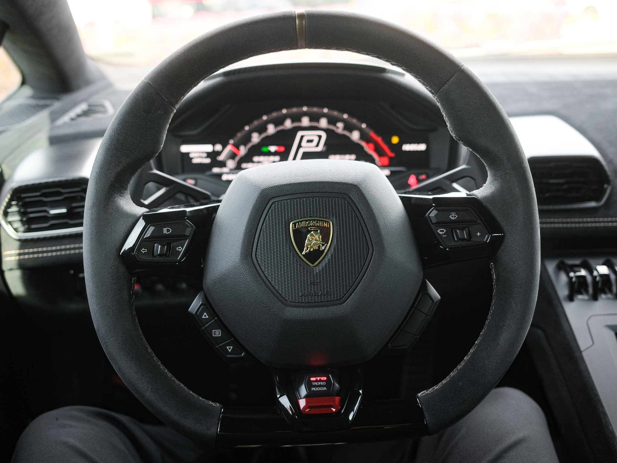 Used 2022 Lamborghini Huracan STO image 25