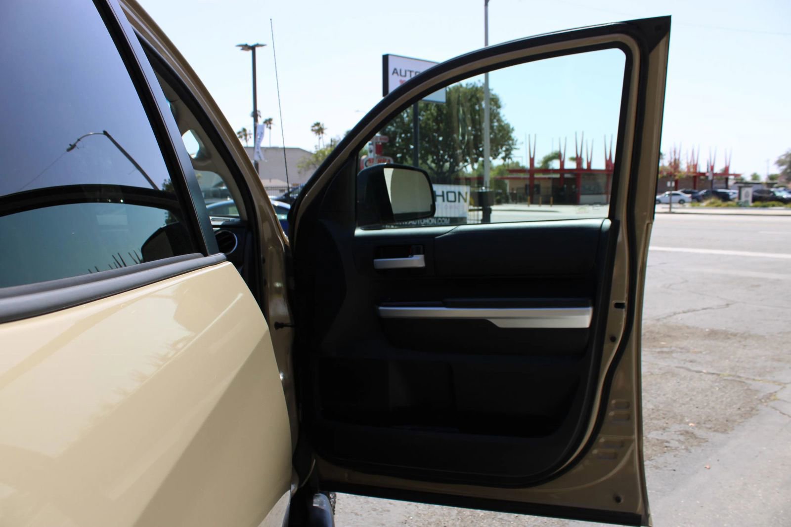 Used 2017 Toyota Tundra SR5 w/ SR5 Upgrade Package image 16