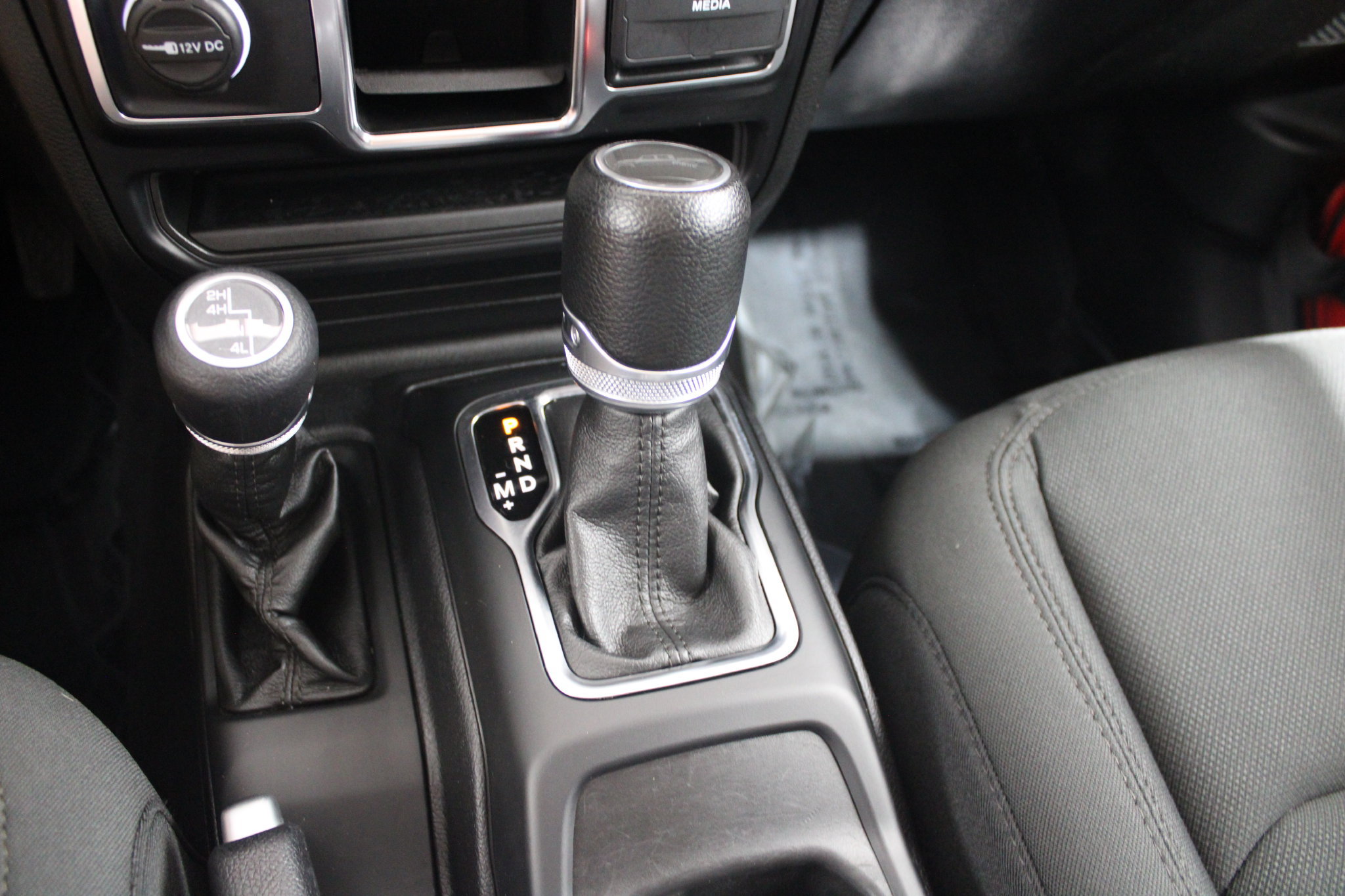 Used 2021 Jeep Gladiator Sport AWD/4WD image 32