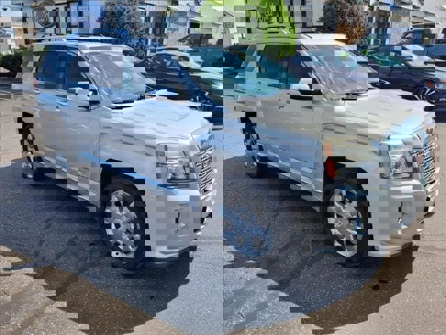 Used 2014 GMC Terrain Denali image 3