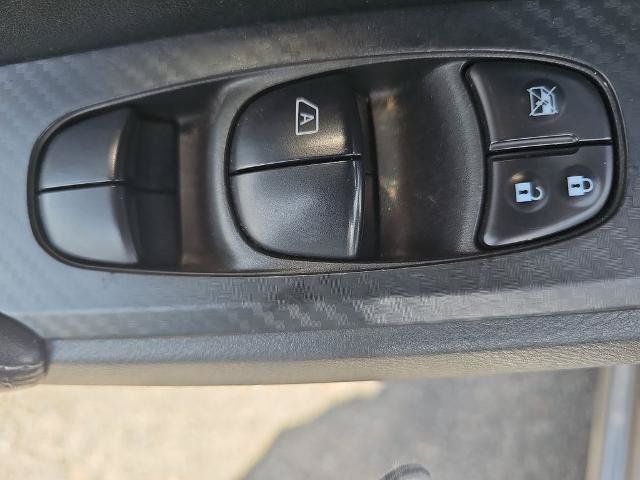 Used 2024 Nissan Altima 2.5 SV FWD image 26
