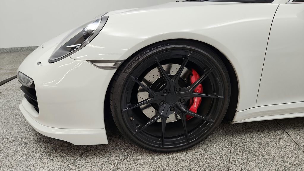 Used 2015 Porsche 911 Turbo image 14