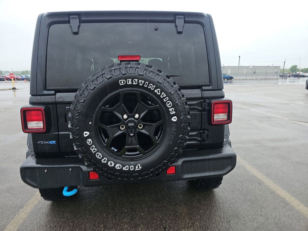 Used 2023 Jeep Wrangler Unlimited w/ Cold Weather Group AWD/4WD image 3