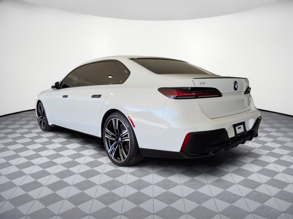 Certified 2024 BMW i7 eDrive50 w/ M Sport Package RWD image 3