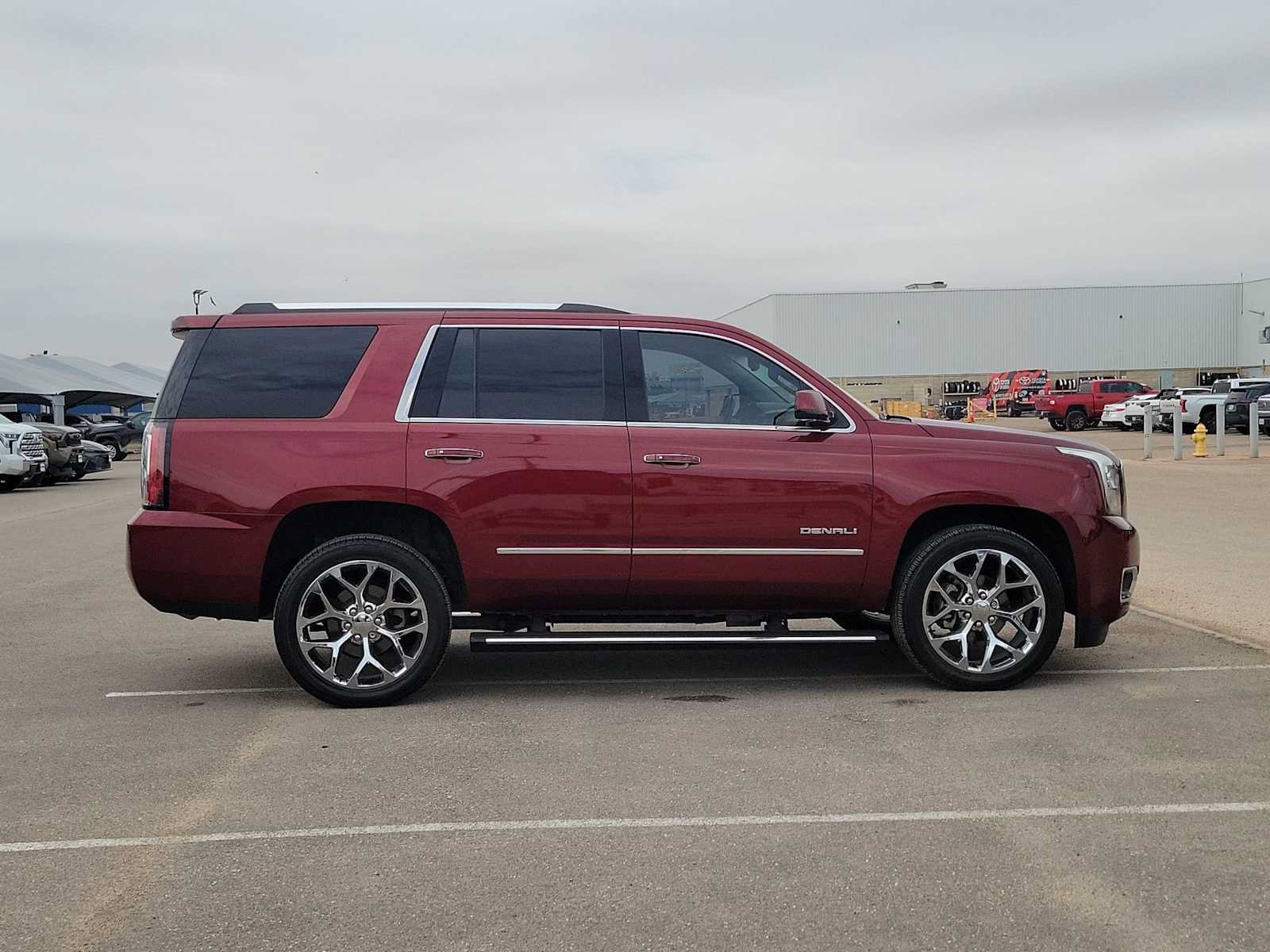 Used 2019 GMC Yukon Denali RWD image 9