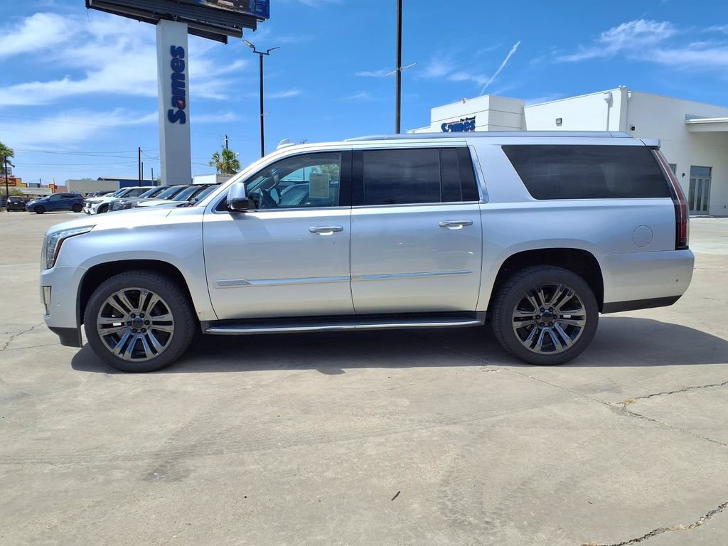 Used 2020 Cadillac Escalade ESV Luxury RWD image 5