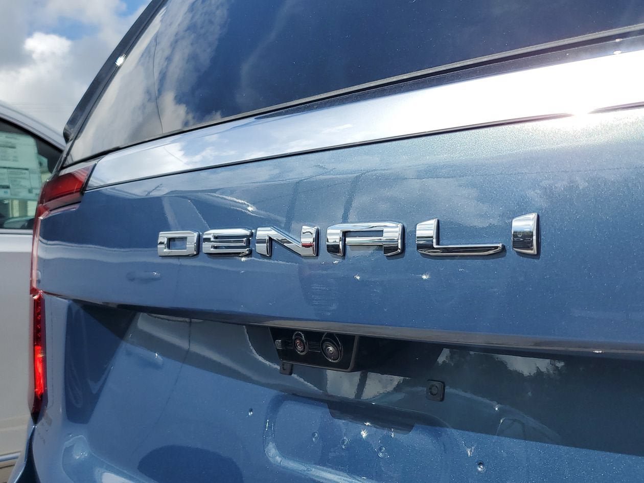 New 2026 GMC Yukon XL Denali w/ Denali Reserve Package RWD image 9