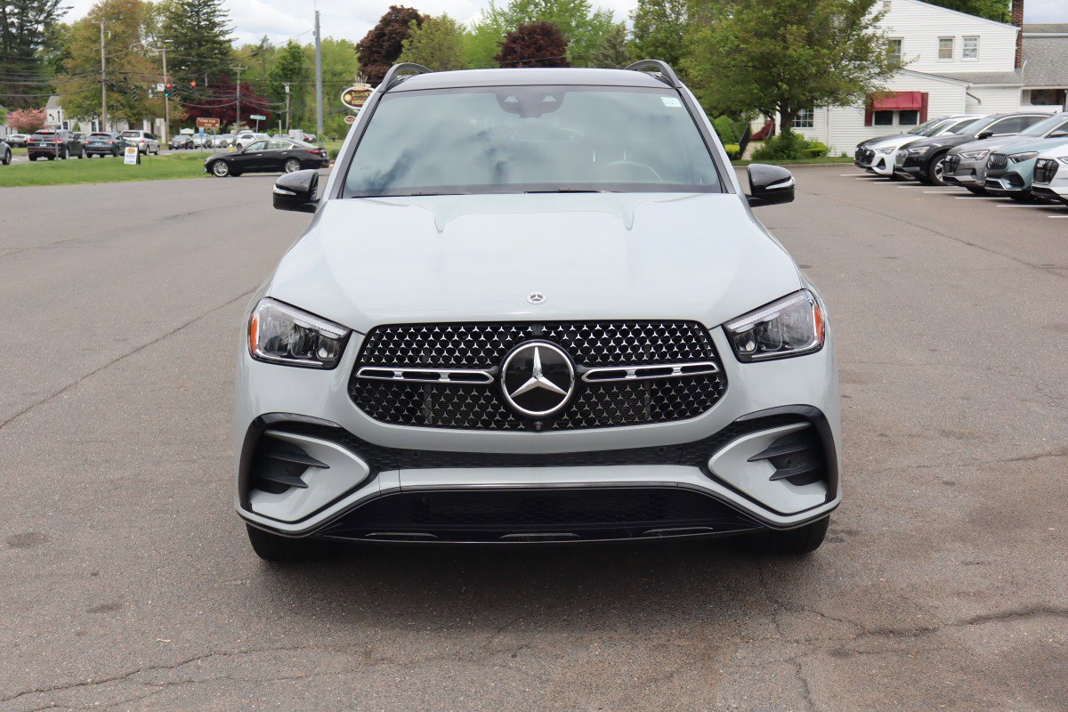 Used 2024 Mercedes-Benz GLE 450 4MATIC w/ AMG Line Exterior image 2