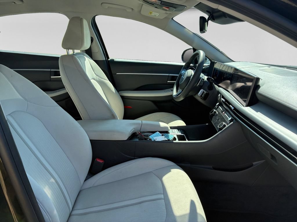 Used 2025 Hyundai Sonata SEL FWD image 21