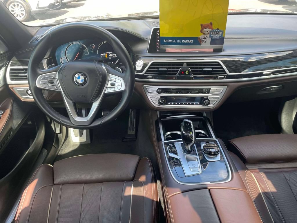 Used 2019 BMW 750i xDrive w/ Autobahn Package AWD/4WD image 12
