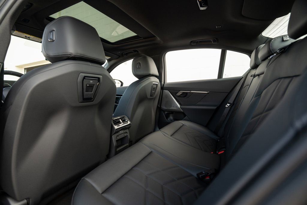 New 2026 BMW 530i xDrive w/ M Sport Package image 40