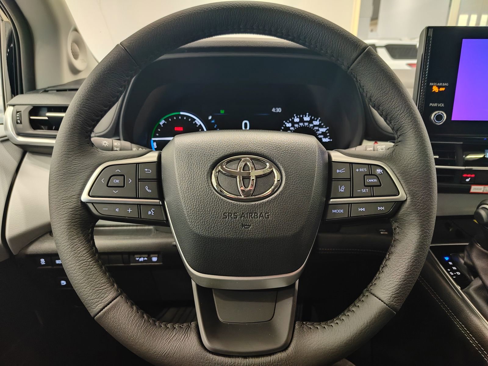 New 2026 Toyota Sienna XLE image 25