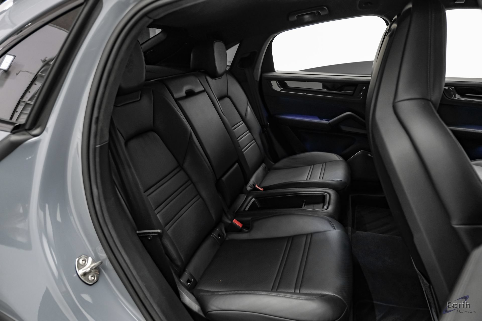 Used 2024 Porsche Cayenne Turbo GT AWD/4WD image 71