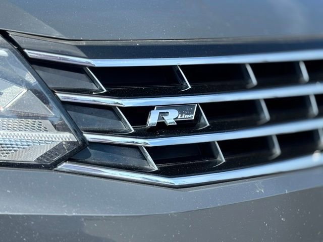 Used 2018 Volkswagen Passat 2.0T R-Line FWD image 16