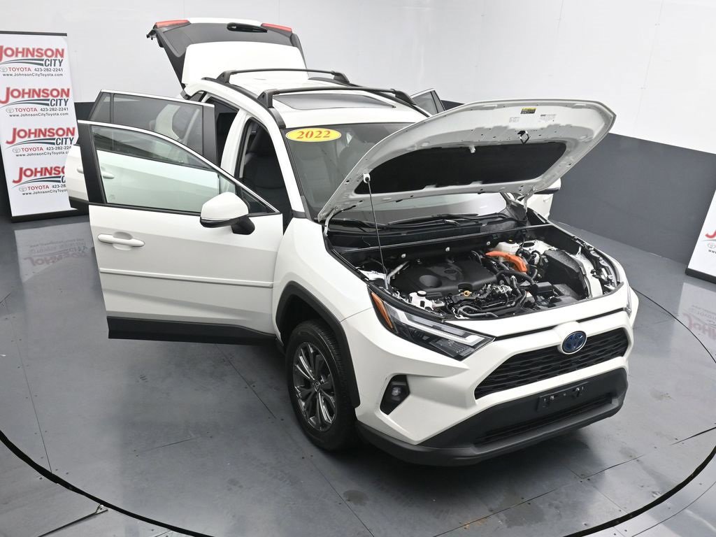 Used 2022 Toyota RAV4 XLE Premium image 25