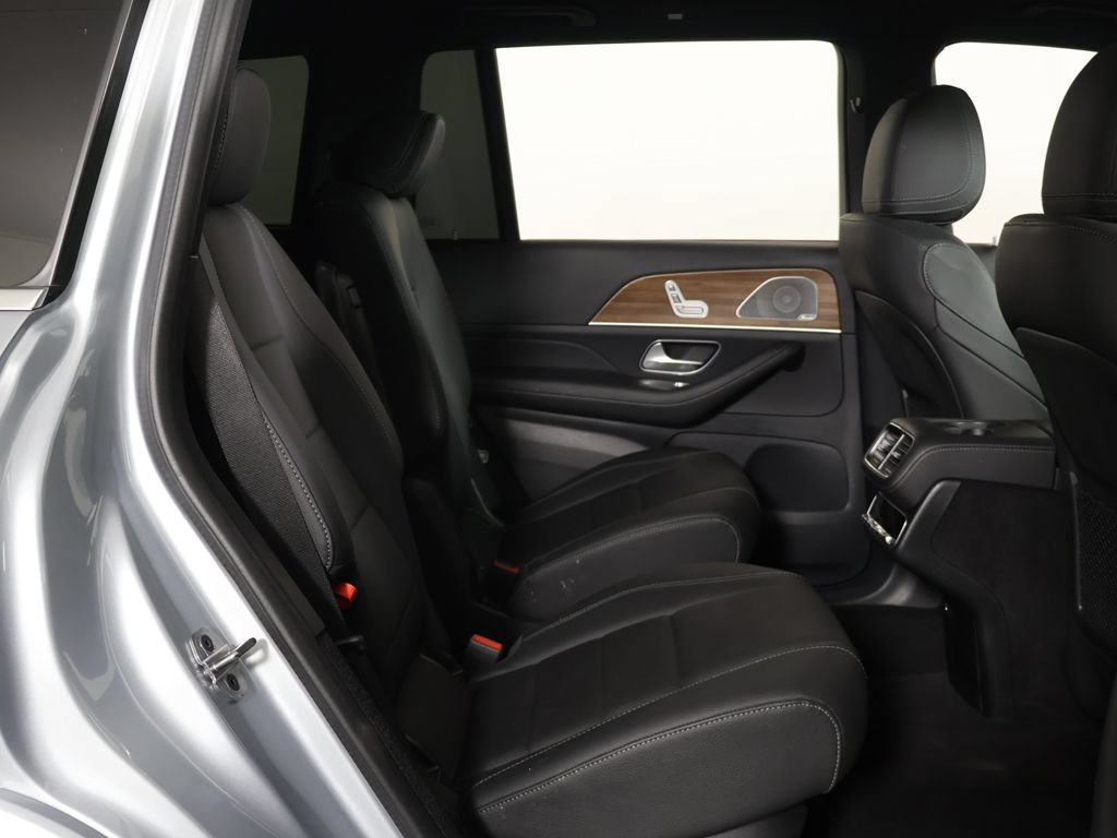Used 2025 Mercedes-Benz GLS 450 4MATIC w/ AMG Line Exterior image 35