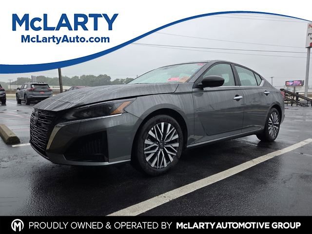 Used 2025 Nissan Altima 2.5 SV FWD image 1