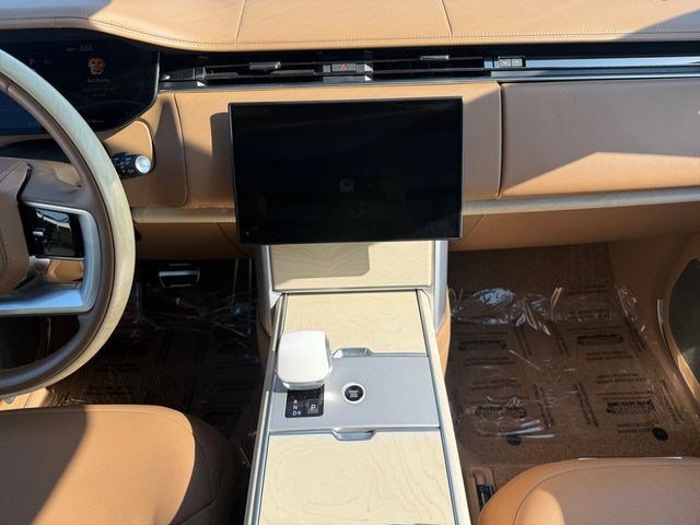 Certified 2024 Land Rover Range Rover SV AWD/4WD image 15