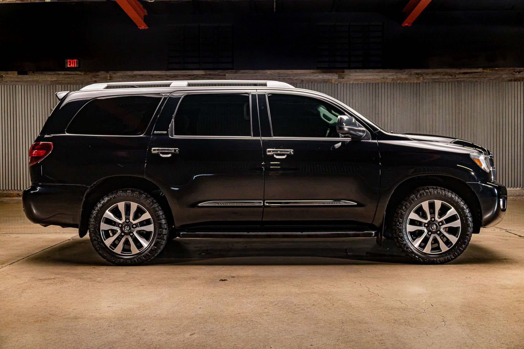 Used 2022 Toyota Sequoia Limited image 10