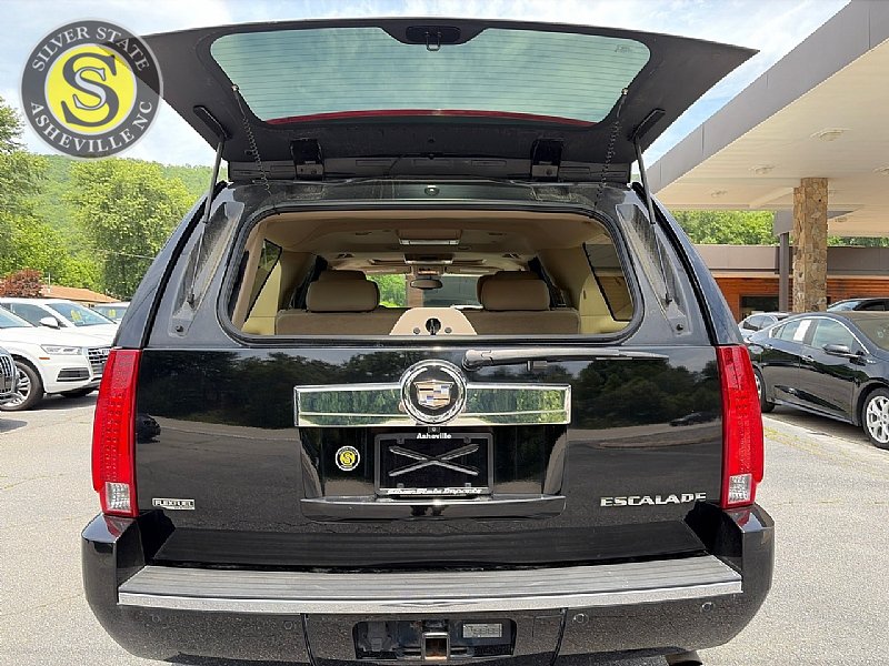 Used 2011 Cadillac Escalade ESV Premium AWD/4WD image 28