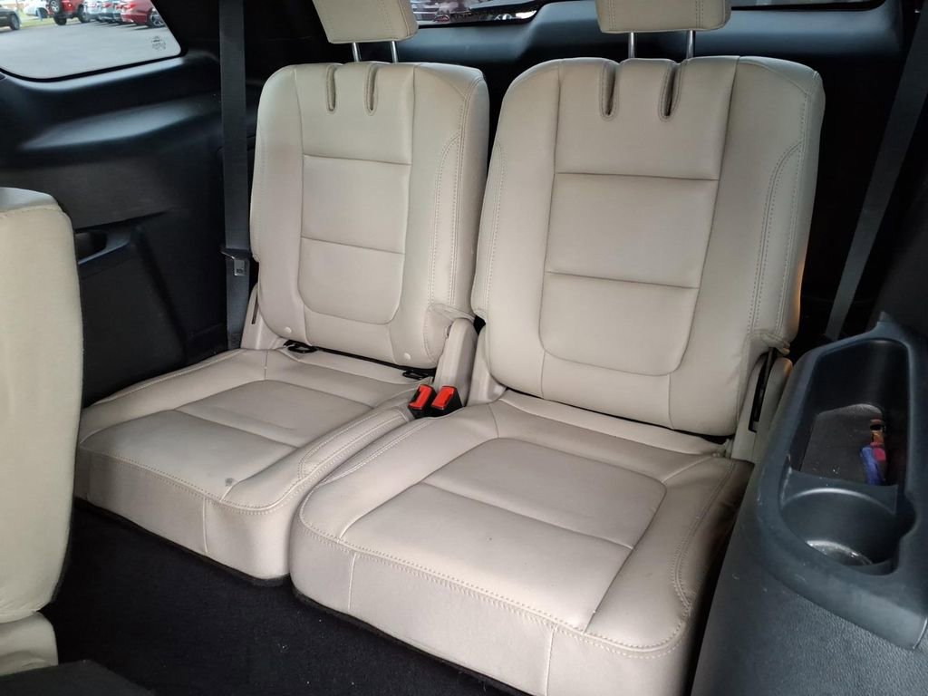 Used 2018 Ford Explorer XLT w/ Equipment Group 202A image 7