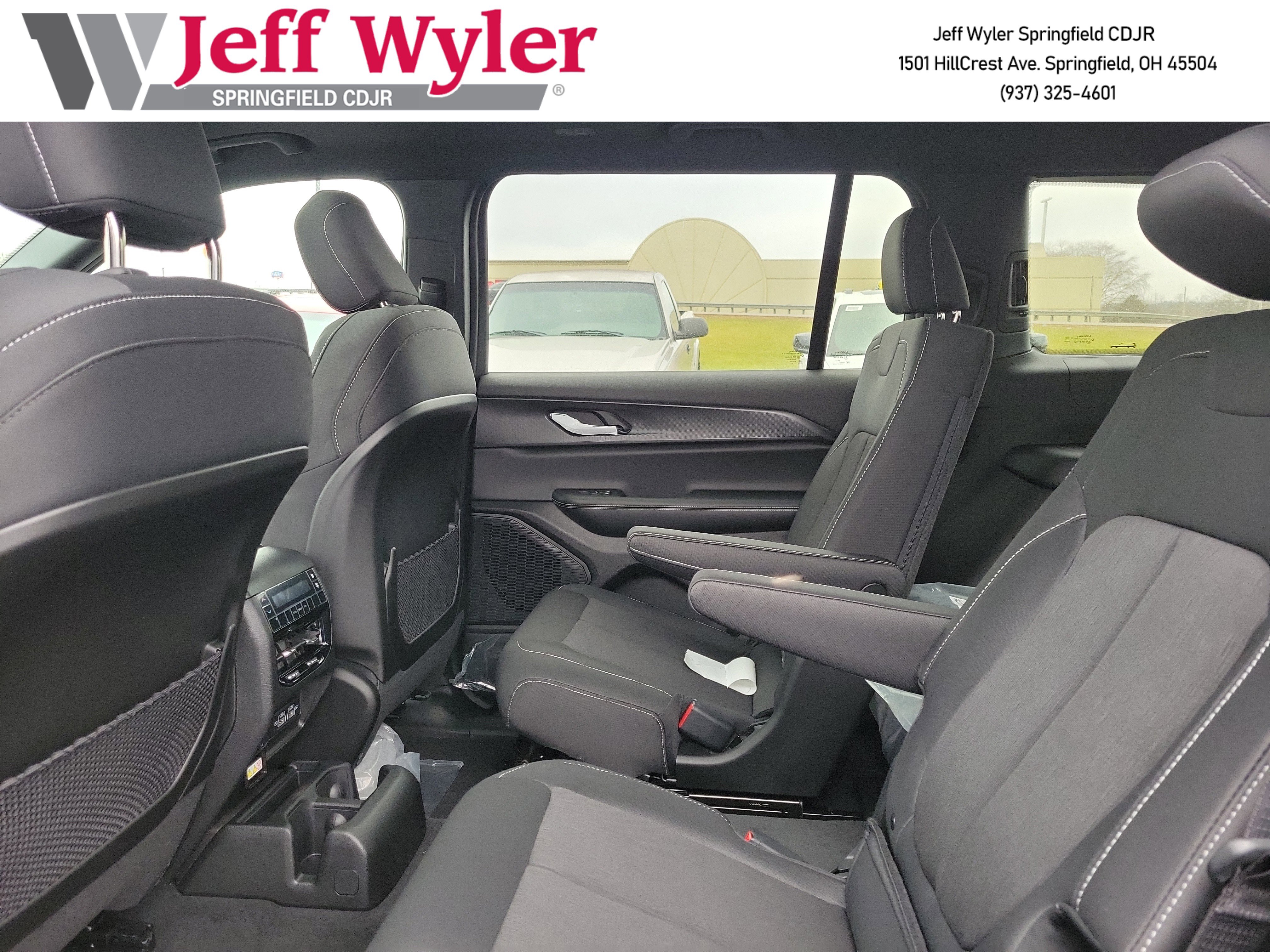 New 2025 Jeep Grand Cherokee L Laredo w/ Luxury Tech Group I image 16