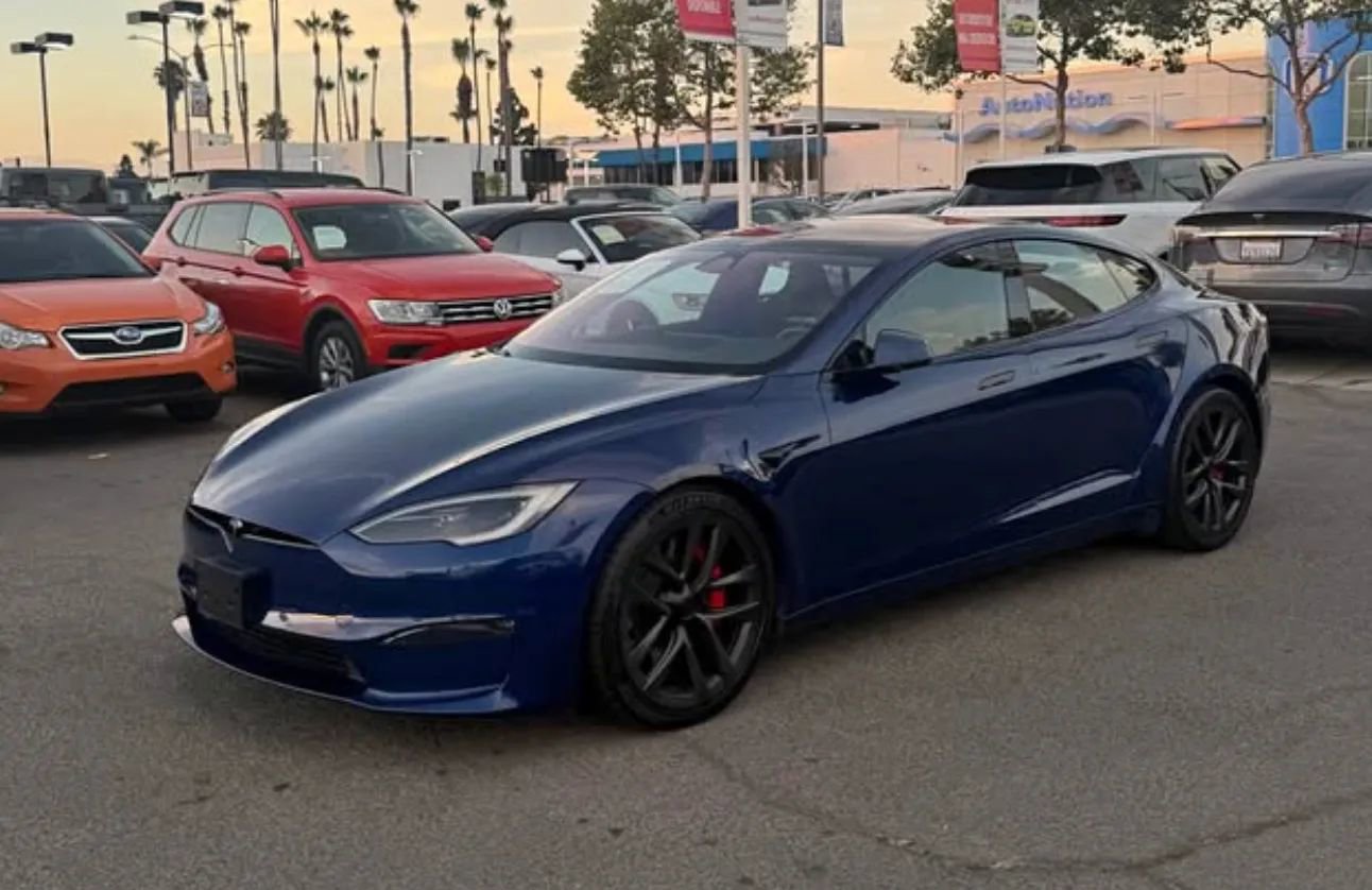 Used 2025 Tesla Model S Plaid AWD/4WD image 3