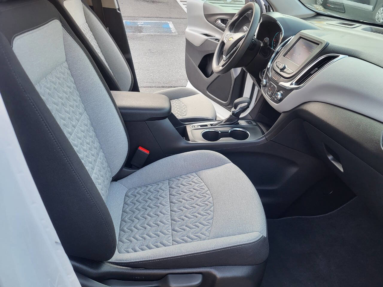 Used 2024 Chevrolet Equinox LS w/ LS Convenience Package image 11