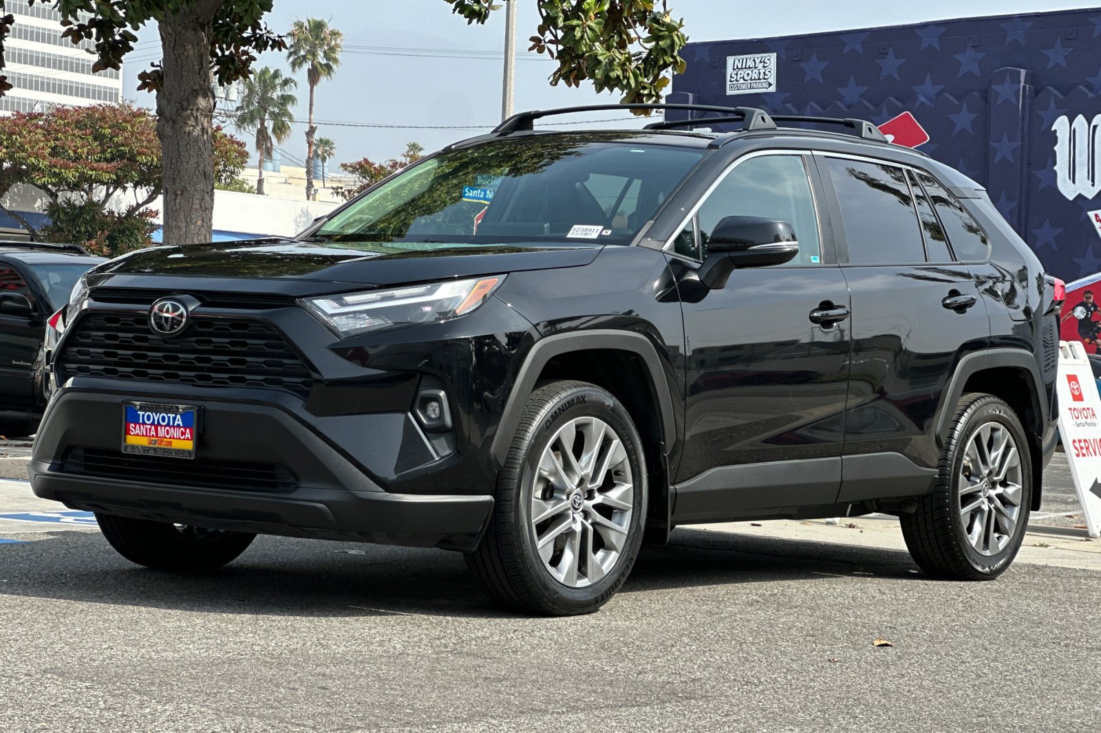 Used 2023 Toyota RAV4 XLE Premium FWD image 8