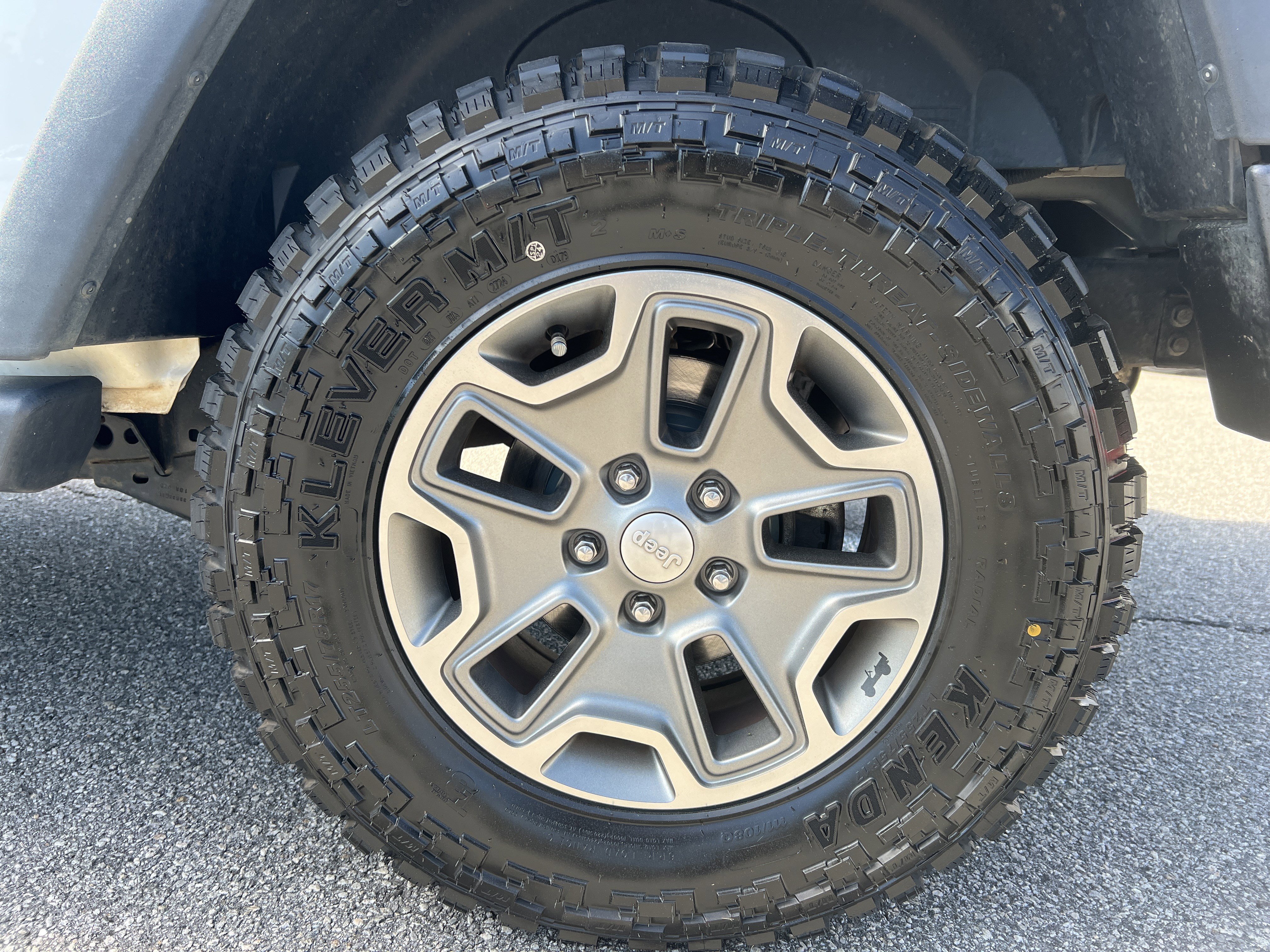 Used 2018 Jeep Wrangler Rubicon w/ Power Convenience Group image 26