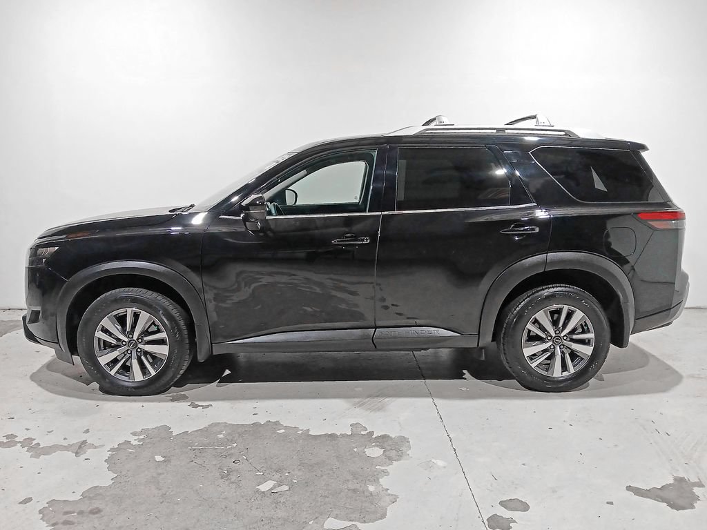 Used 2025 Nissan Pathfinder SL AWD/4WD image 4