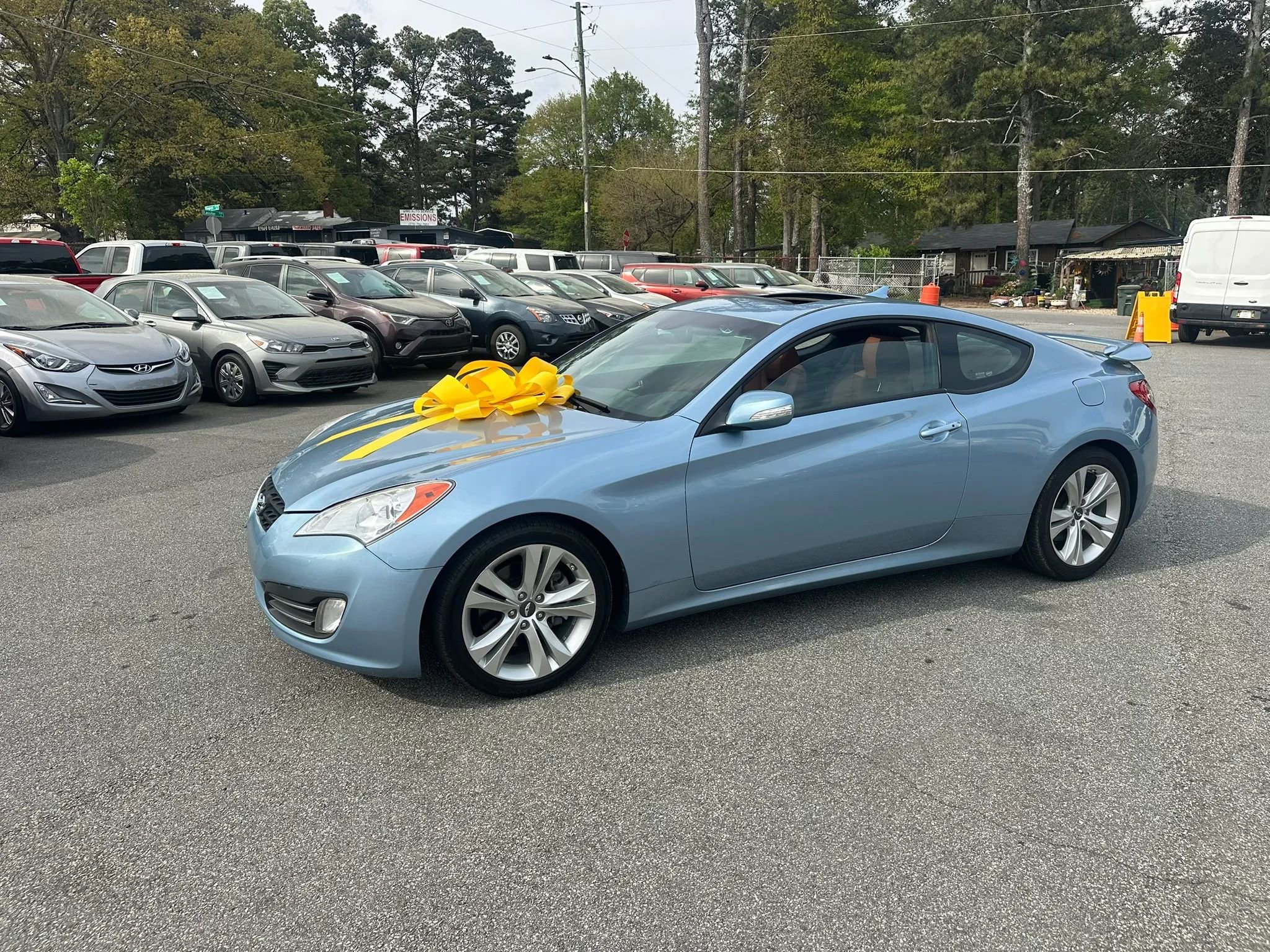Used 2011 Hyundai Genesis 3.8 image 4