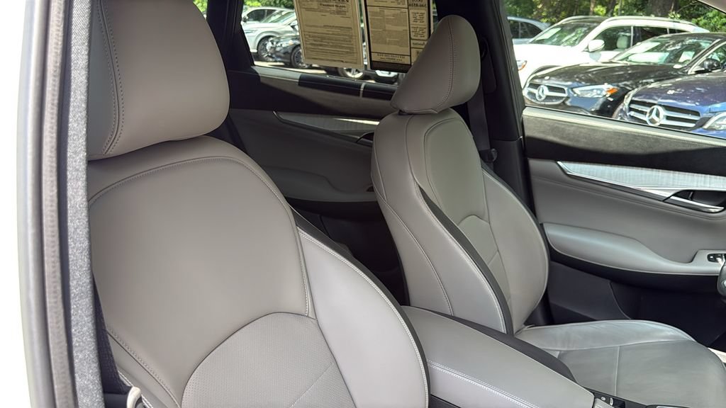 Used 2023 INFINITI QX50 Sensory AWD/4WD image 12
