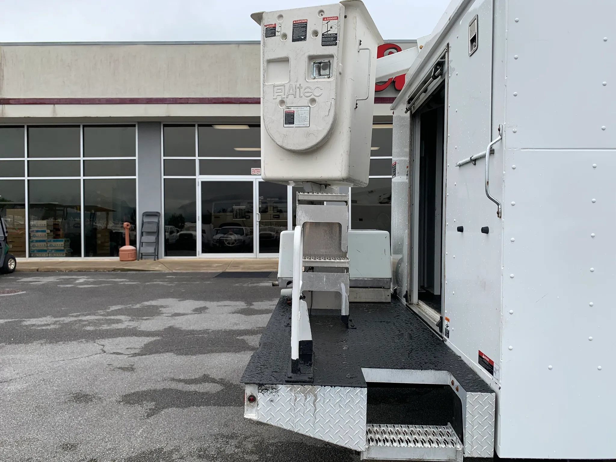 Used 2019 Ford E-350 and Econoline 350 Super Duty RWD image 37