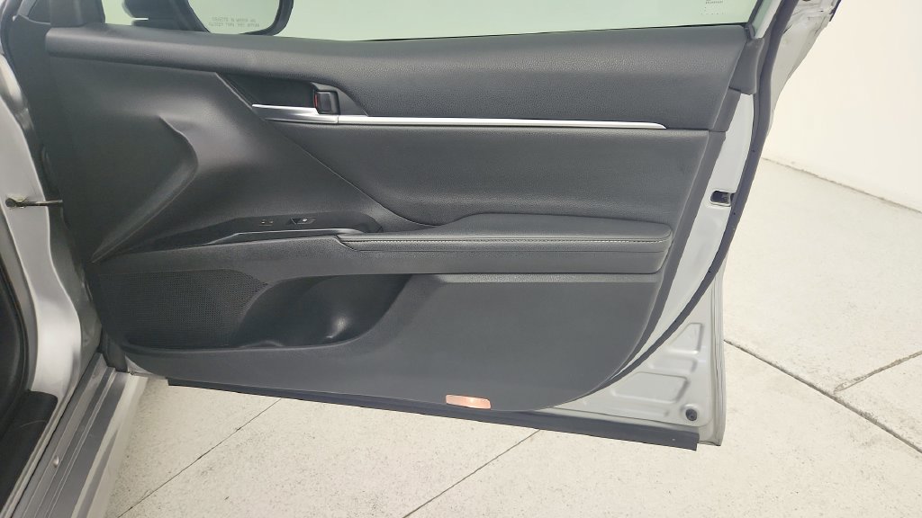 Used 2019 Toyota Camry XSE FWD image 30