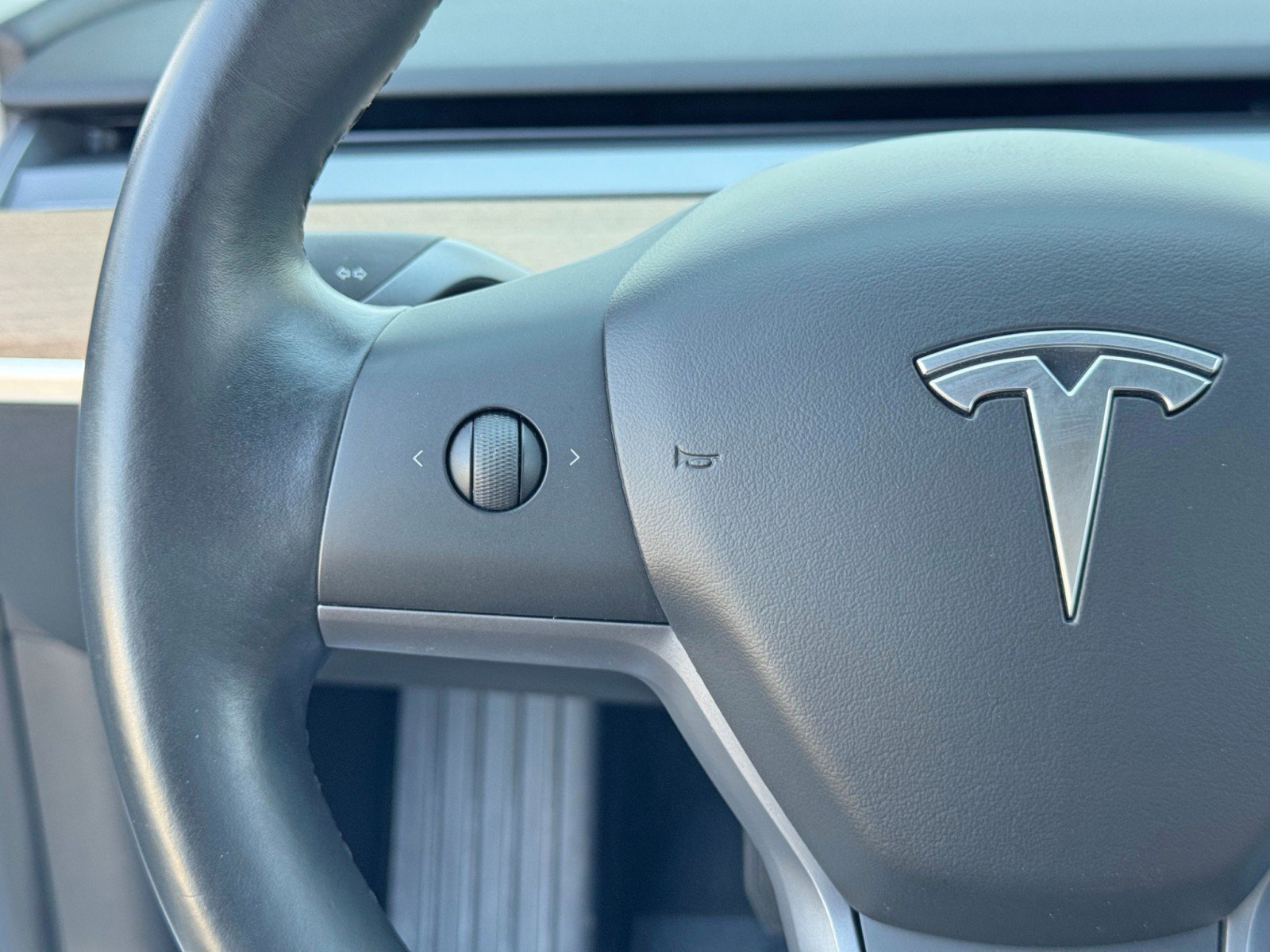 Used 2018 Tesla Model 3 Long Range image 18