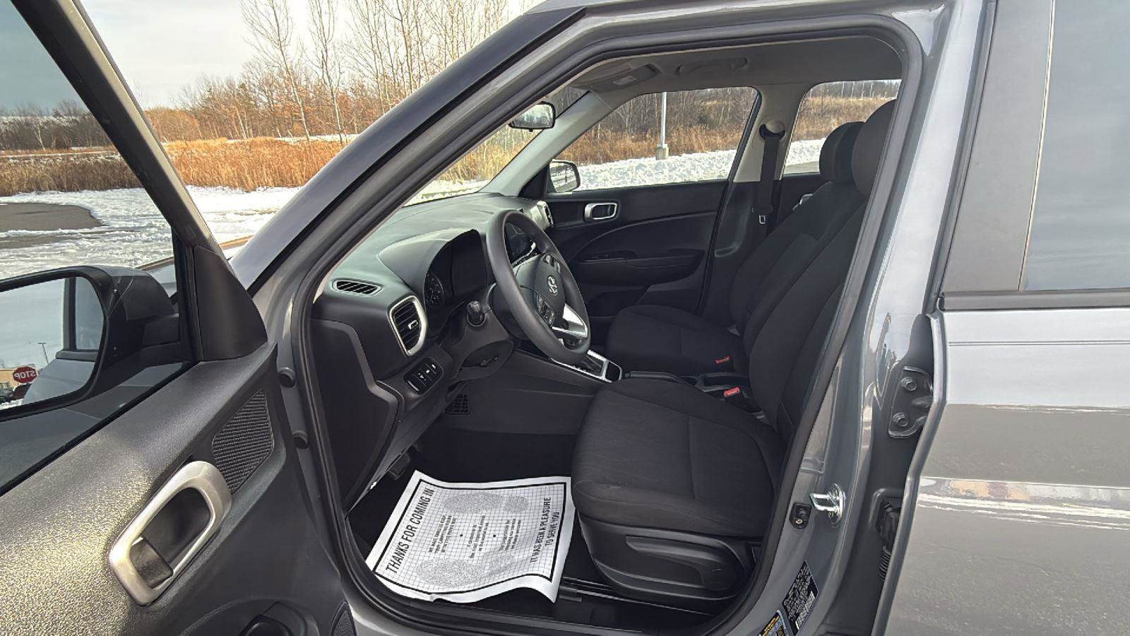 Used 2021 Hyundai Venue SE image 24