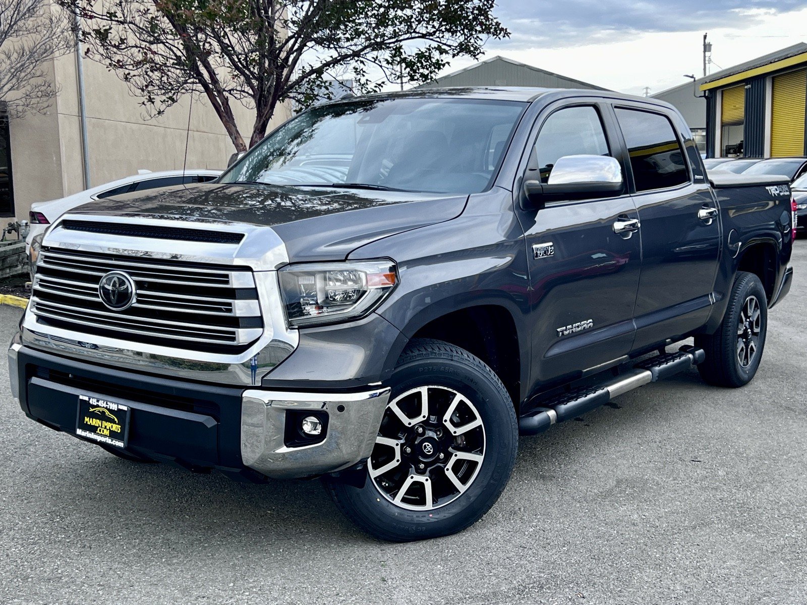 Used 2018 Toyota Tundra Limited w/ Limited Premium Package AWD/4WD image 2