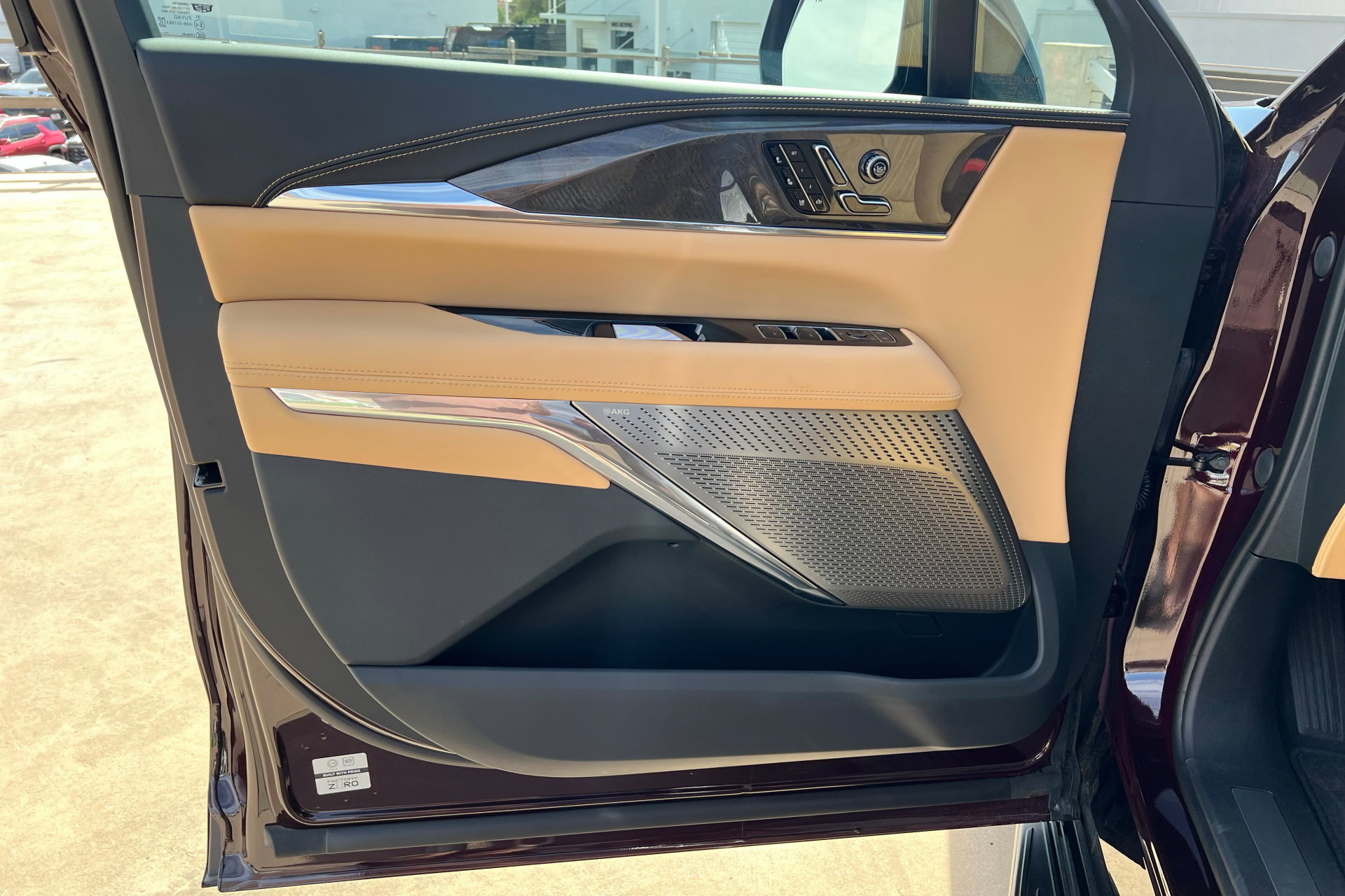 New 2025 Cadillac Escalade IQ Luxury 2 image 15