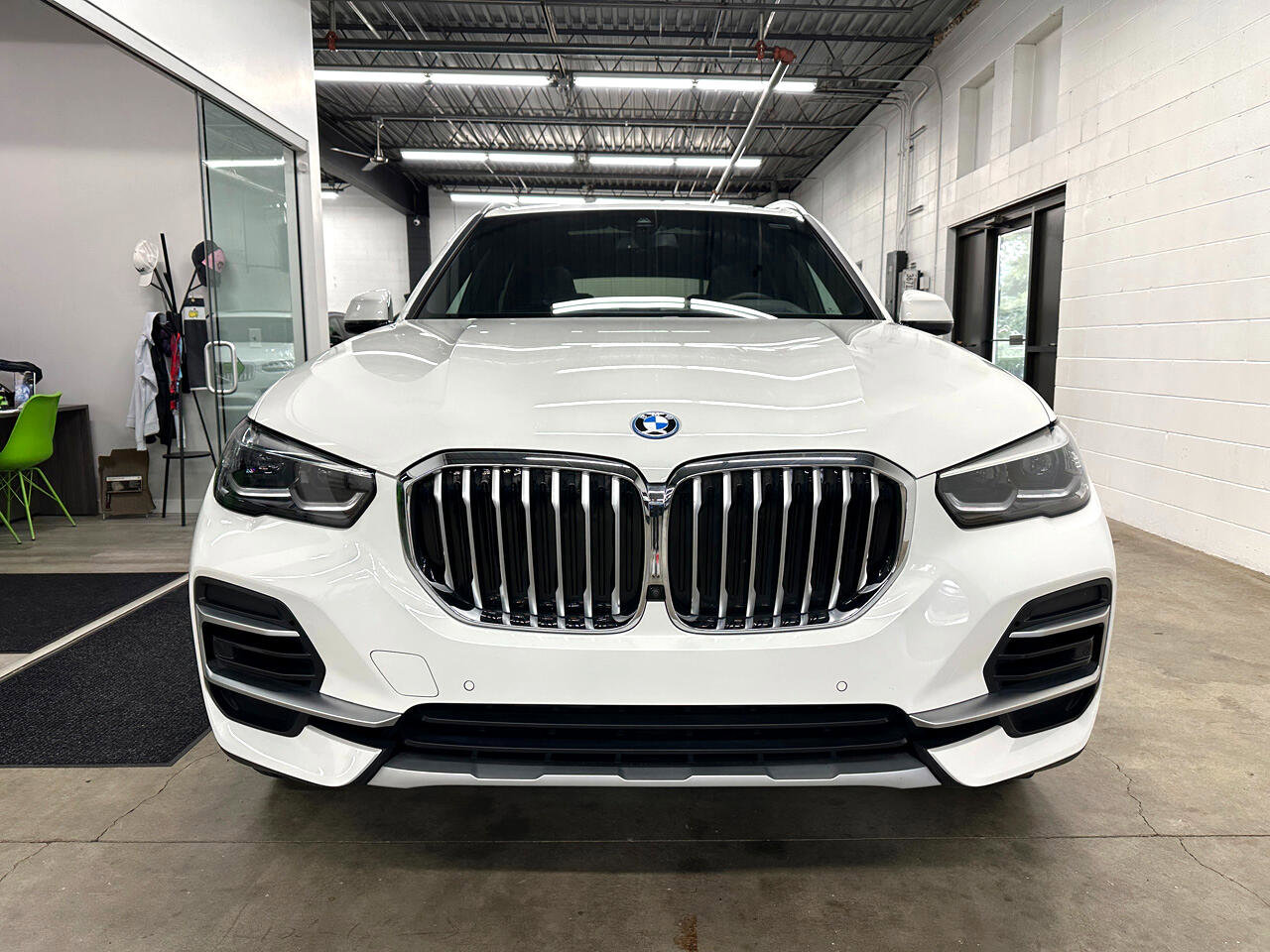 Used 2023 BMW X5 xDrive45e w/ Climate Comfort Package image 2