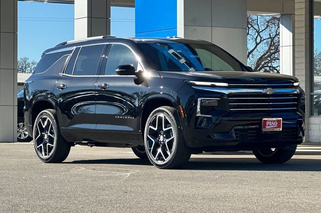 New 2026 Chevrolet Traverse High Country image 2